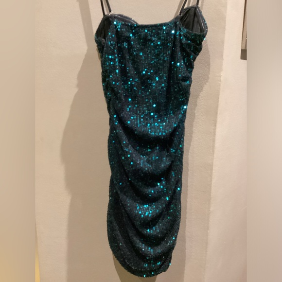 Emerald green sequin dress - Picture 2 of 4